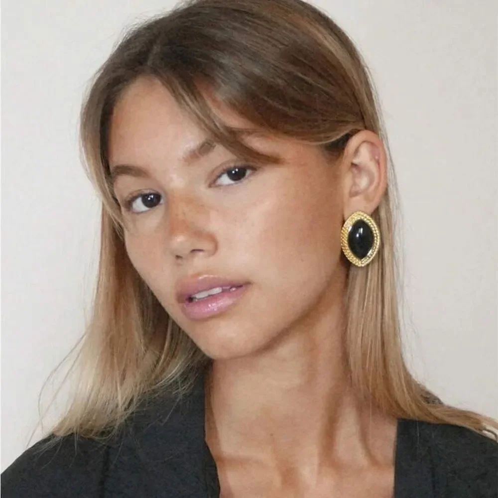 Black stone earrings N493